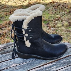 UGG Akadia Leather Boots 8